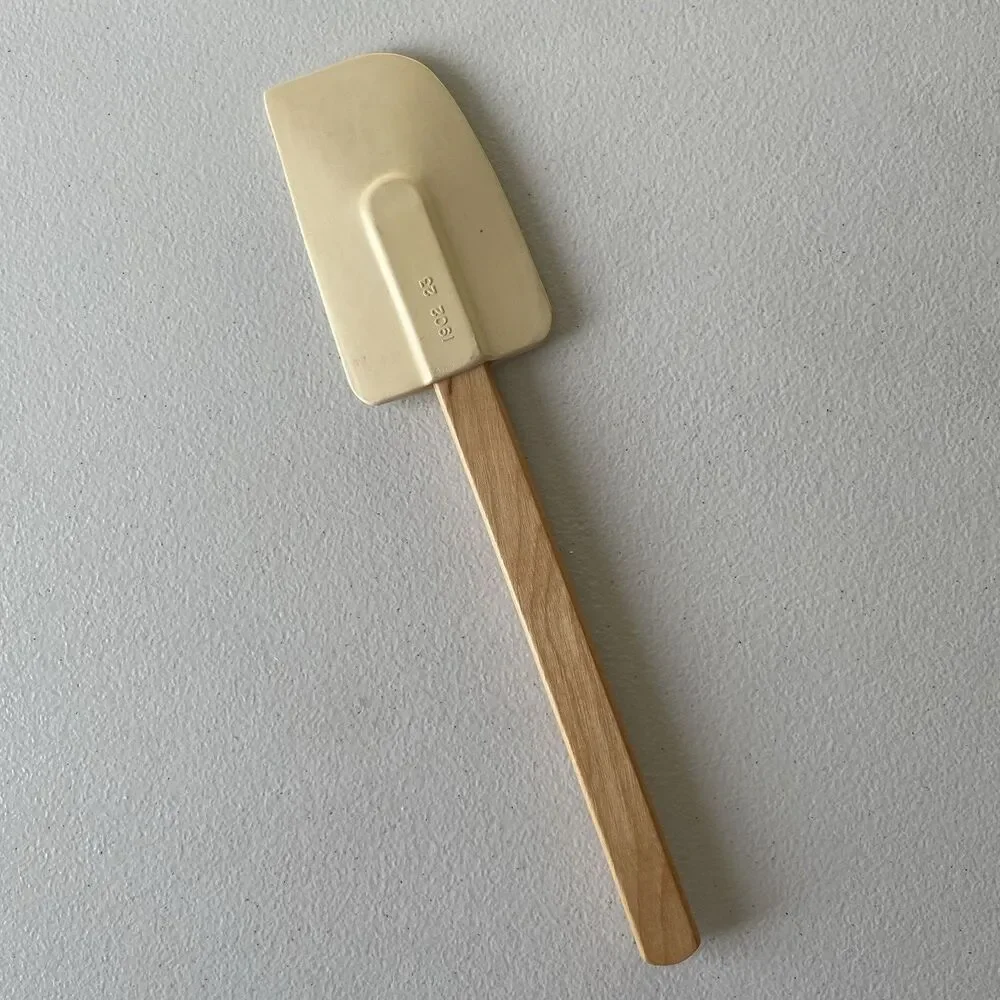 Rubbermaid Vintage Spatula Wood Handle Rubber No. 1902 1980 Kitchen Utensil 11